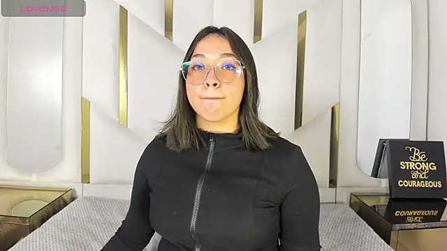 IsabellRodriguez18 online show from 03/05/26, 03:36