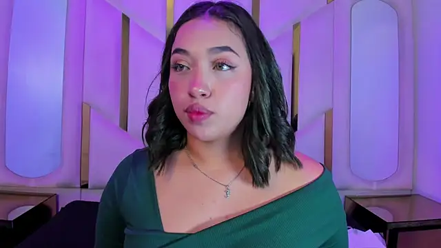 IsabellRodriguez18 online show from 04/14/26, 03:22