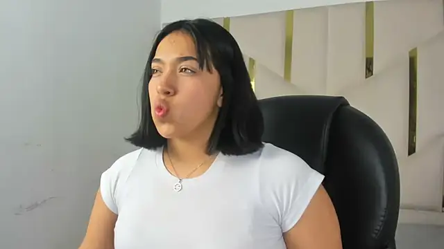 IsabellRodriguez18 online show from 12/05/25, 04:11