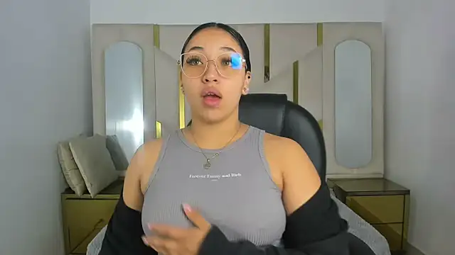 IsabellRodriguez18 online show from 11/29/25, 04:01