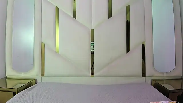 IsabellRodriguez18 online show from 03/23/26, 03:06