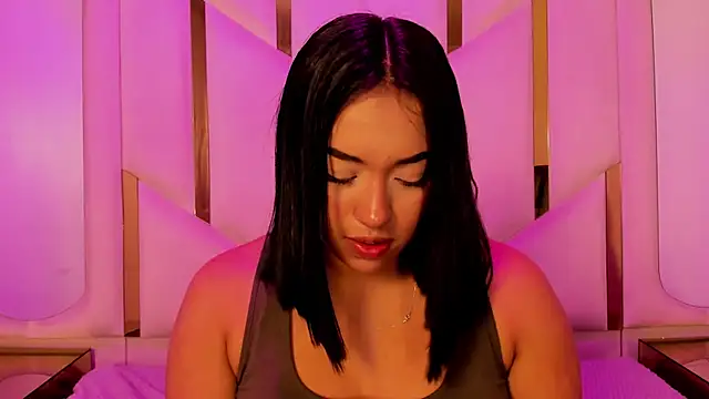 IsabellRodriguez18 online show from 05/15/26, 03:26