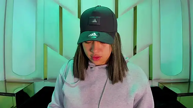 IsabellRodriguez18 online show from 04/13/26, 03:54