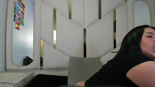 Snapshot of IsabellRodriguez18 chatting on 07/05/26, 03:44 IsabellRodriguez18 online show from 07/05/26, 03:44