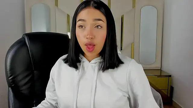 IsabellRodriguez18 online show from 10/06/25, 03:29