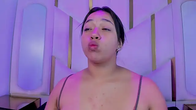 IsabellRodriguez18 online show from 04/12/26, 03:54