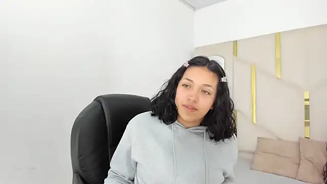 IsabellRodriguez18 online show from 09/19/25, 02:37