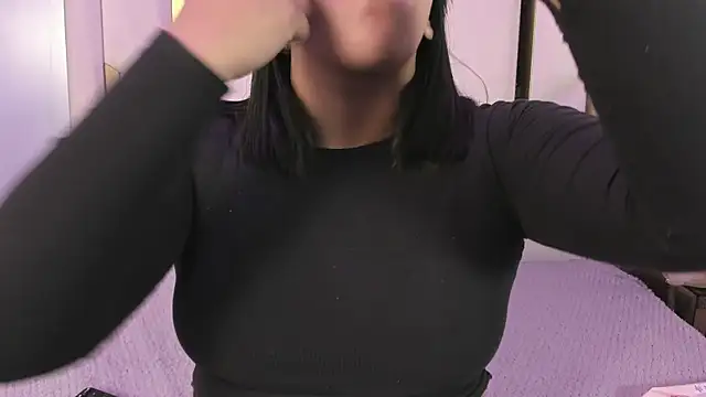 IsabellRodriguez18 online show from 03/25/26, 03:17