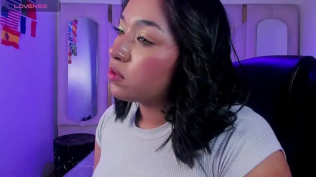 Snapshot of IsabellRodriguez18 chatting on 06/26/26, 04:29 IsabellRodriguez18 online show from 06/26/26, 04:29