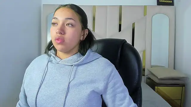 IsabellRodriguez18 online show from 01/07/26, 03:55