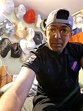 zeus2630 online show from 12/14/25, 09:53