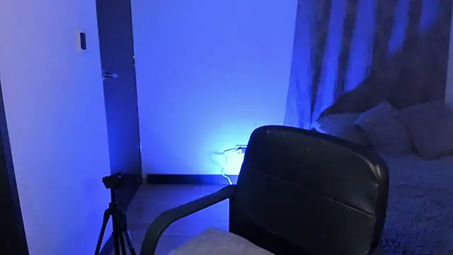 Snapshot of nala-saphir chatting on 12/22/25, 07:19 nala-saphir online show from 12/22/25, 07:19