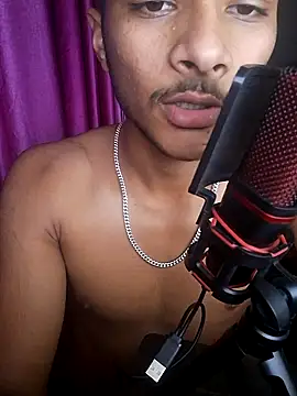 Snapshot of Strap92uf chatting on 03/05/25, 03:18 Strap92uf online show from 03/05/25, 03:18