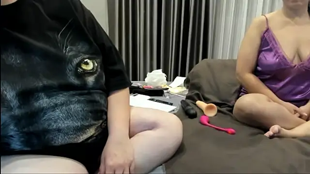 TinaBiCam online show from 07/14/26, 04:57