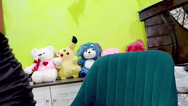 Snapshot of sexyhoney27 chatting on 05/13/26, 02:29 sexyhoney27 online show from 05/13/26, 02:29