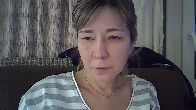 EllaJohnsonX online show from 01/12/25, 05:24