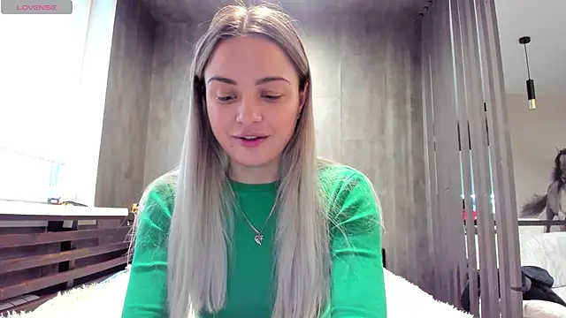 Mia   murrr online show from 12/04/25, 03:16