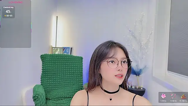 Natasha2025 online show from 11/28/25, 03:34