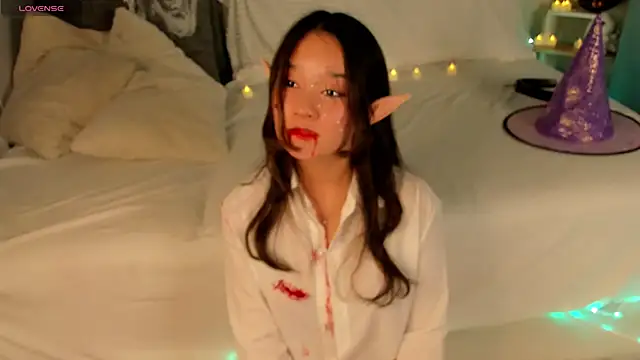 Maekko online show from 10/31/25, 11:22