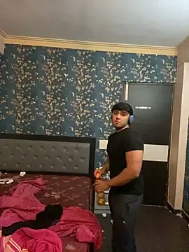 sunny49477 online show from 12/29/24, 07:43