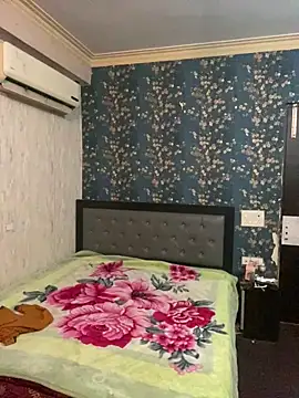 sunny49477 online show from 02/03/25, 12:36