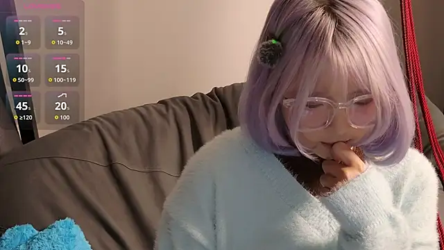 Yu UwU  online show from 11/20/25, 01:34