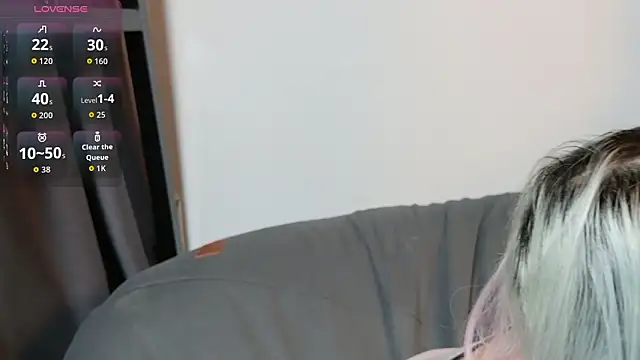 Yu UwU  online show from 01/18/26, 01:47