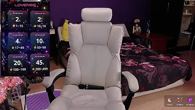  britney white  online show from 12/04/25, 06:29