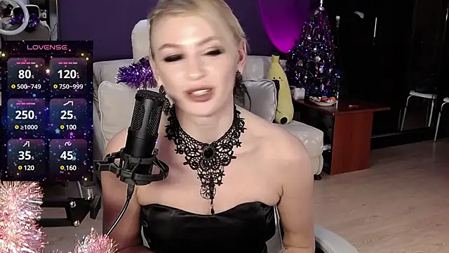  britney white  online show from 01/01/25, 06:49