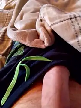 Snapshot of MaxiFabry chatting on 11/10/25, 09:09 MaxiFabry online show from 11/10/25, 09:09