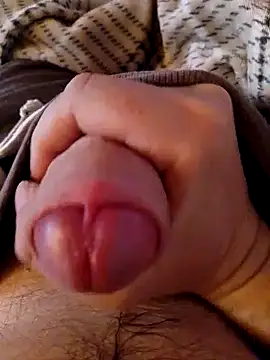 Snapshot of MaxiFabry chatting on 10/26/25, 09:37 MaxiFabry online show from 10/26/25, 09:37