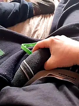 Snapshot of MaxiFabry chatting on 02/07/25, 10:19 MaxiFabry online show from 02/07/25, 10:19