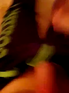 Snapshot of MaxiFabry chatting on 09/28/25, 08:27 MaxiFabry online show from 09/28/25, 08:27