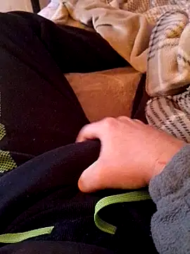 Snapshot of MaxiFabry chatting on 02/13/25, 08:45 MaxiFabry online show from 02/13/25, 08:45