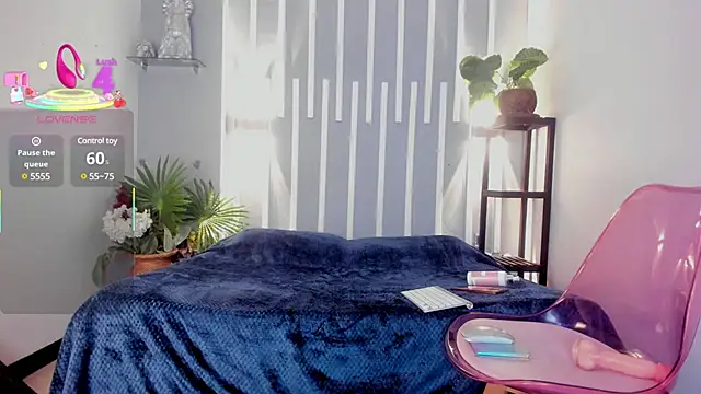 Snapshot of Samantha__cooper chatting on 03/07/25, 01:40 Samantha  cooper online show from 03/07/25, 01:40