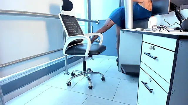 Snapshot of Samantha__cooper chatting on 02/23/26, 12:39 Samantha cooper online show from 02/23/26, 12:39