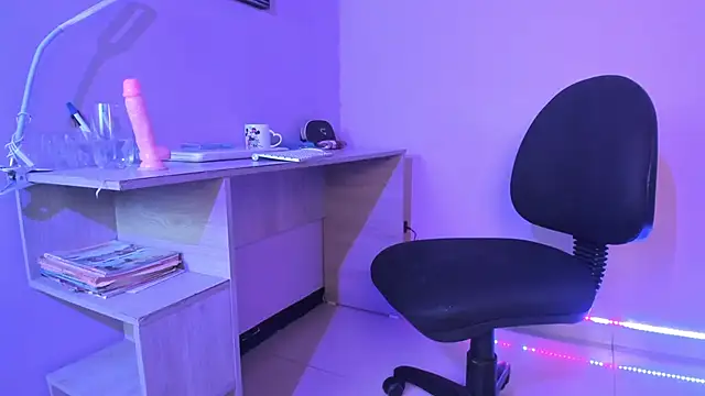 Snapshot of Samantha__cooper chatting on 02/12/25, 05:16 Samantha  cooper online show from 02/12/25, 05:16