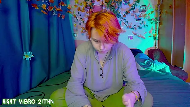 Snapshot of TrickyKitsune chatting on 11/27/25, 01:44 TrickyKitsune online show from 11/27/25, 01:44