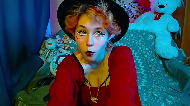 TrickyKitsune online show from 02/12/26, 04:18