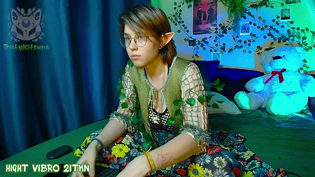 TrickyKitsune online show from 05/21/26, 02:58