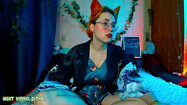 Snapshot of TrickyKitsune chatting on 02/13/25, 03:24 TrickyKitsune online show from 02/13/25, 03:24
