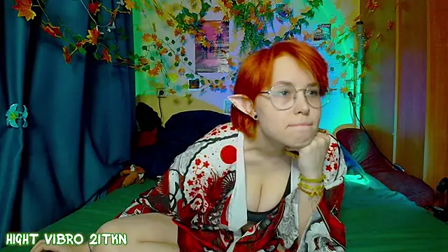 Snapshot of TrickyKitsune chatting on 10/27/25, 01:45 TrickyKitsune online show from 10/27/25, 01:45