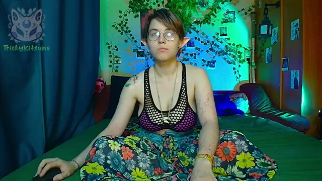 TrickyKitsune online show from 05/10/26, 03:58