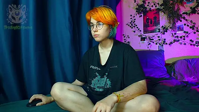 TrickyKitsune online show from 07/04/26, 04:00