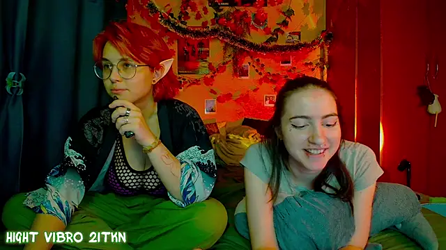 Snapshot of TrickyKitsune chatting on 11/30/25, 04:52 TrickyKitsune online show from 11/30/25, 04:52