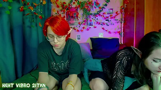 Snapshot of TrickyKitsune chatting on 11/10/25, 02:22 TrickyKitsune online show from 11/10/25, 02:22