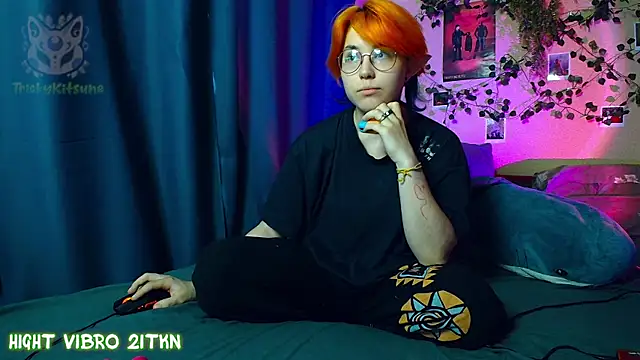TrickyKitsune online show from 07/09/26, 04:06