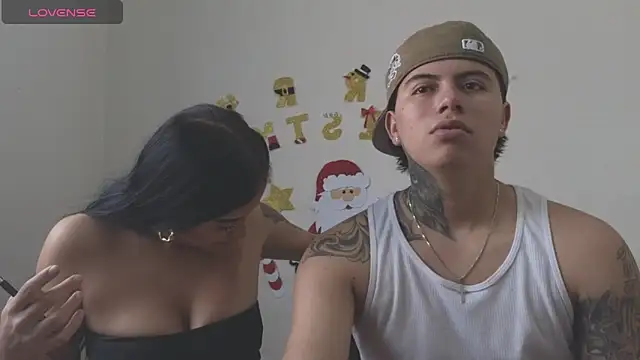 Snapshot of Thiago_x_Sahara chatting on 11/30/25, 02:07 Thiago x Sahara online show from 11/30/25, 02:07