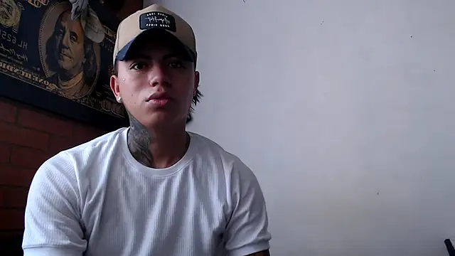 Snapshot of Thiago_x_Sahara chatting on 01/17/25, 12:31 Thiago x Sahara online show from 01/17/25, 12:31