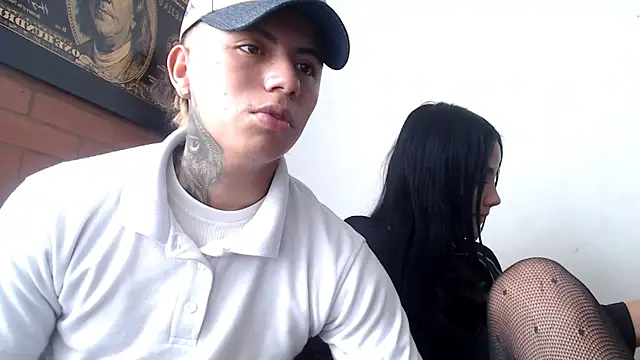 Snapshot of Thiago_x_Sahara chatting on 01/05/25, 06:02 Thiago x Sahara online show from 01/05/25, 06:02